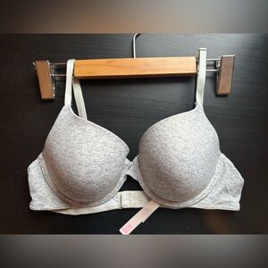 Victoria’s Secret Pink, Grey T-shirt Bra. 36B